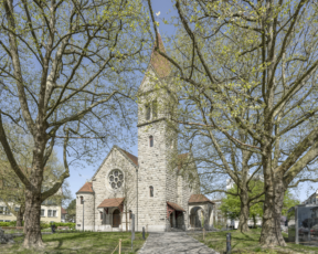 Reformierte Kirche im Frühling © Regine Giesecke Reformierte Kirche im Frühling © Regine Giesecke