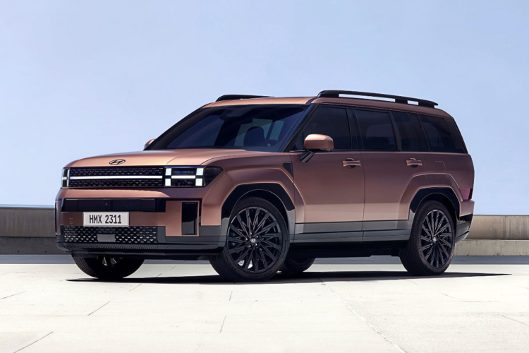 Bronze-farbener Hyundai Santa Fe