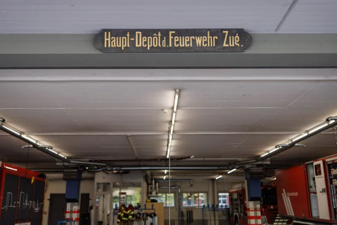 Eingangs-Schild Haupt-Depot der Feuerwehr Zug