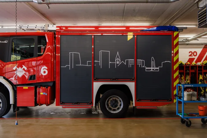 Feuerwehrauto im Depot