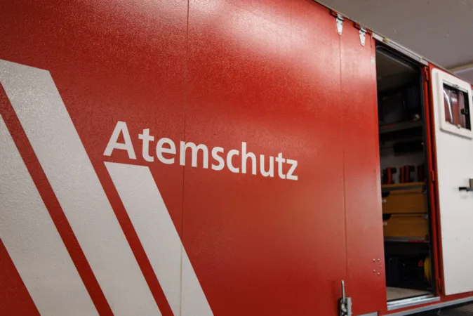Aussenansicht des Atemschutz-Fahrzeugs der Stadt Zug