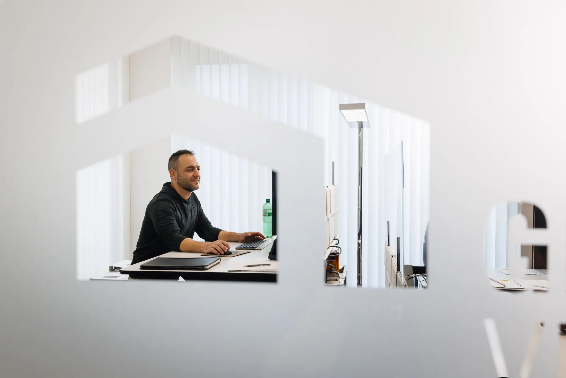 Blick ins Büro der Gebäudeversicherung Zug