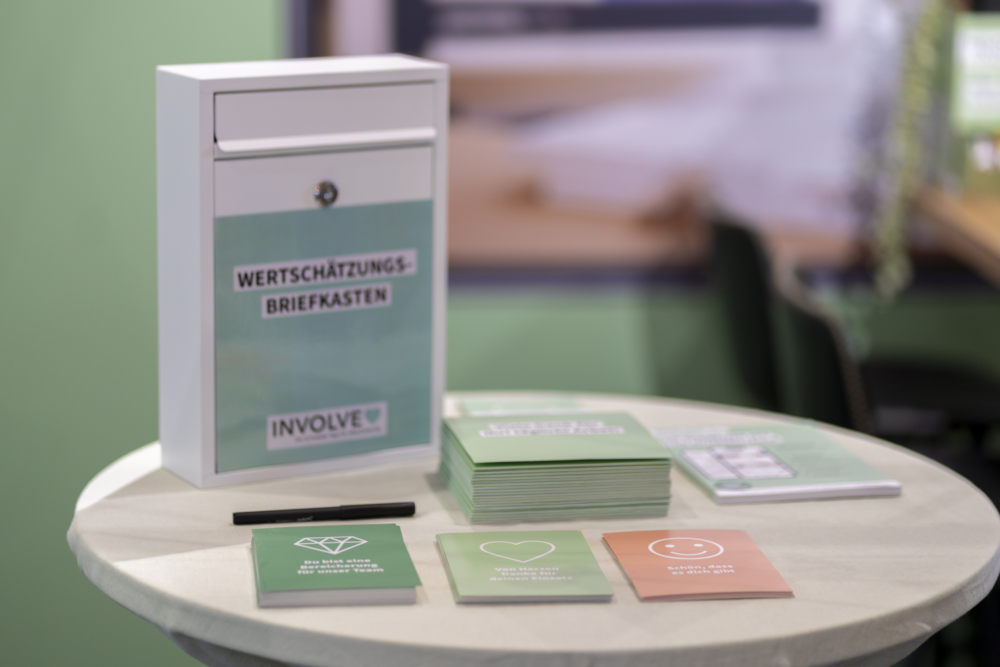 Wertschätzungsbriefkasten der Involve am Messestand Holz 2025
