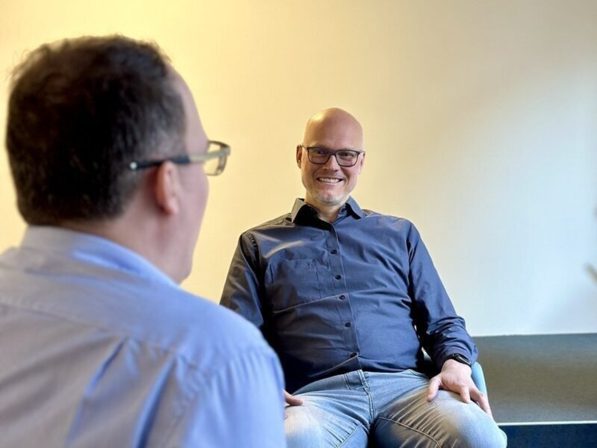 Michael Wachter, Azure-Experte von ipt, spricht mir Patrick Fontana von Microsoft über deren Cloud for Sovereignty.