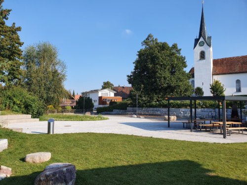 Begegnungsplatz-Neuheim-Lenz-Garten-3.jpg