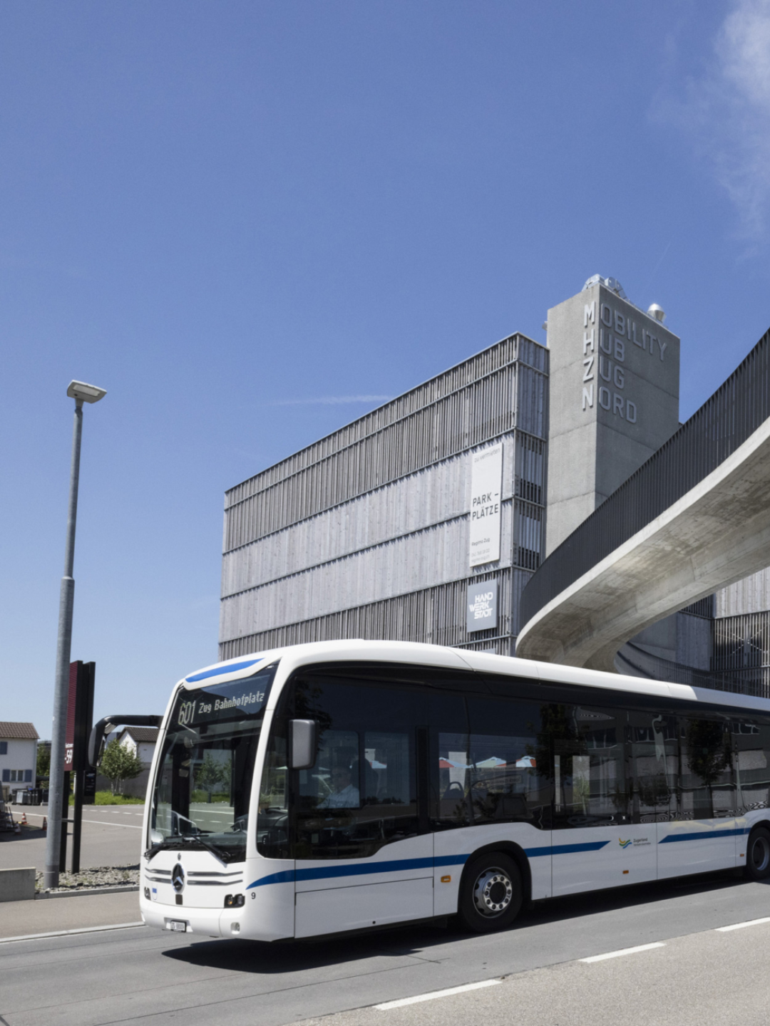 ZVB Bus in der Stadt am fahren